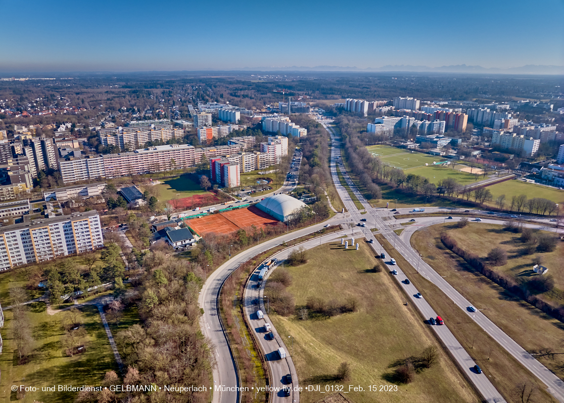 15.02.2023 - Marx-Zentrum und Karl-Marx-Ring mit Umgebung in Neuperlach